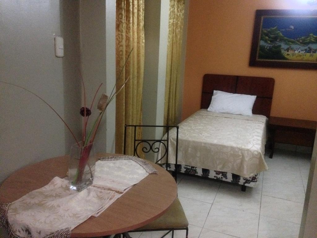 Tropical Inn Hotel Guayaquil Exterior photo