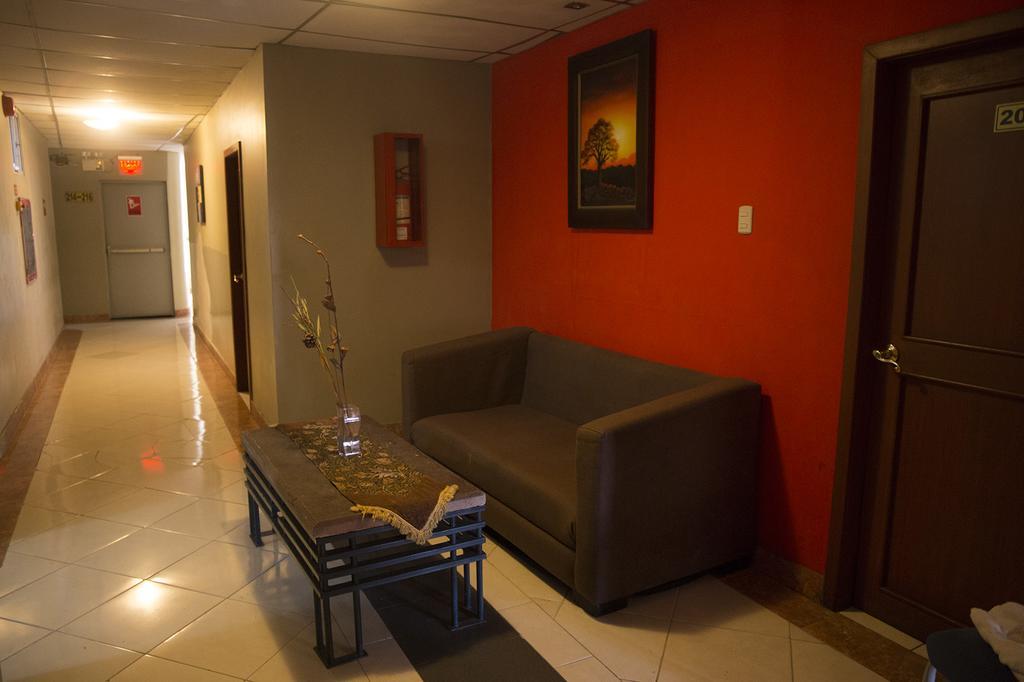 Tropical Inn Hotel Guayaquil Exterior photo